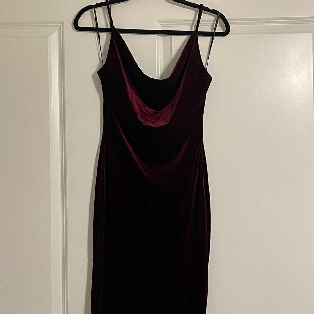 Lulus burgundy velvet midi dress with cowl neck. Worn once